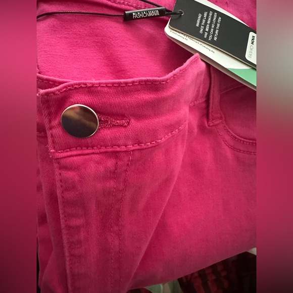 Classic Color High Waisted Jeans in Raspberry - Picture 5 of 11